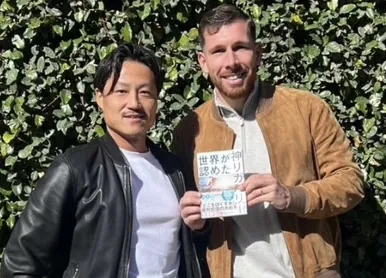 ピエール＝エミール・ホイビュア選手と木谷将志